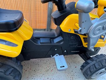 Traktor na šlapání s nakladačem a bagrem Builder - 9