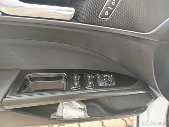 FORD MONDEO 2.0L TDCi Titanium (179 PS) - 9