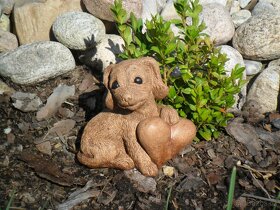 Dekorace-veverka, pejsek, hříbek, žába, sova,šnek - 9