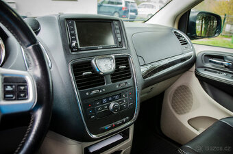Chrysler Town and Country 3,6L V6 benzín - 9