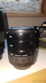 Nikon F80+tel.o.300,+mezikr.pro makrof. - 9