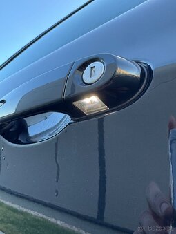 BMW E91 318i NÍZKÝ NÁJEZD, PANORAMA, TAŽNÉ - 9
