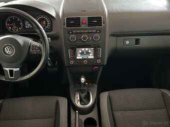 Volkswagen Touran 2.0TDI DSG 7-míst KAMERA TEMPOMAT - 9