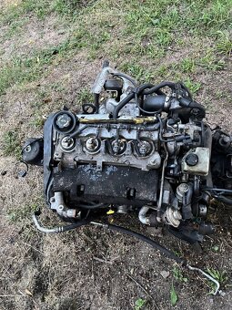Prodam,motor Mazda 6 - 9