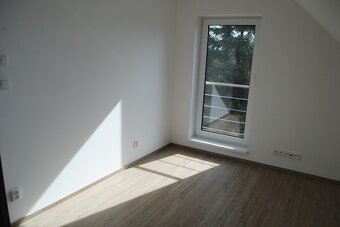 Pronájem novostavby domu 5+kk 160m2, Plzeň-Skvrňany - 9