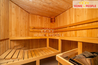 prodej RD v dispozici 6+KK+G+B, 390 m2, pozemek 1995 m2, obe - 9