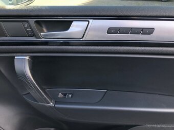 Volkswagen Touareg 3.0TDI V6 4MOTION R-Line 2016 - 9