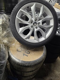 Nová zimní sada orig. Škoda Kamiq 215/45 R18 XL - 9