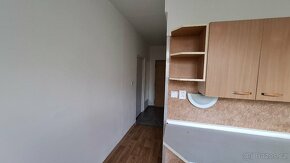 Pronájem bytu 2+1,4.patro s výtahem, ul. Dřínovská - 9