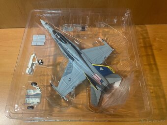 F-18 Hornet - model letadla 1:72 - 9