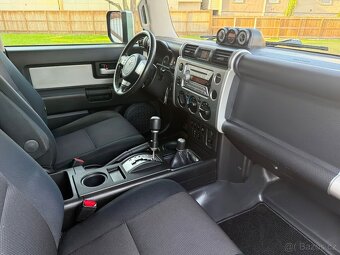 Toyota FJ Cruiser 4.0 V6 – spolehlivé SUV s pohonem 4x4 - 9
