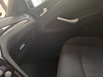 Ford Mondeo mk IV GHIA. TOP STAV - 9