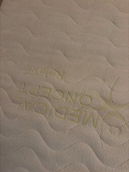 Manželská dřevěná postel 180x200. Původní cena 36tis. - 9