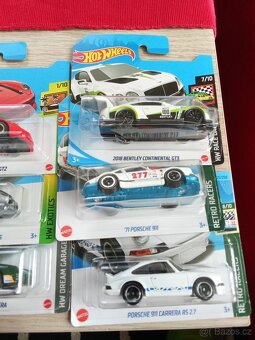 Hot wheels - 9