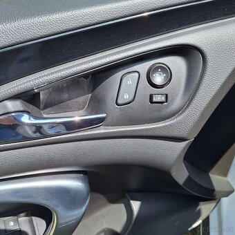 Opel Insignia 2.0CDTi 125KW - 9