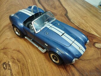 Shelby Cobra 1/18 Road Tough - 9