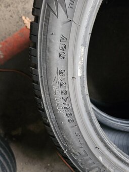 225/45R18 95V XL Bridgestone  Blizzak LM005 - 9