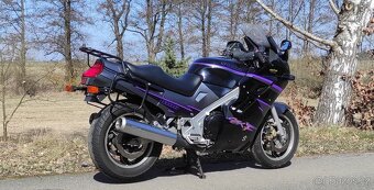 Suzuki GSX 1100 F dobrý stav, kufry, málo km - 9