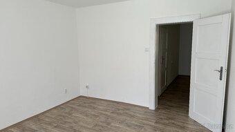 Pronajmu byt 2+1, 45 m² – Cheb (Riegerova 16) - 9