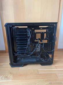 Be Quiet Dark Base 700 - 9