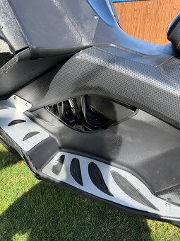 Aprilia SRV 850 - 9