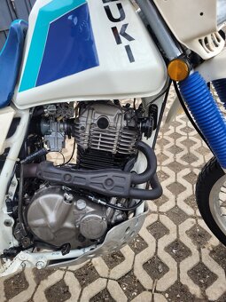 Suzuki DR 500 - 9