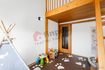 Pronájem rodinného domu 5+1 v Nupakách , okr Praha východ. - 9