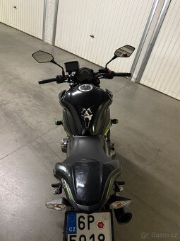 Kawasaki Z900 - 9