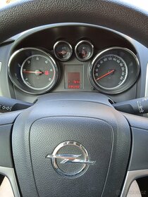 Prodám Opel Astra Kombi 1.7 CDTI 81 kW Diesel - 9