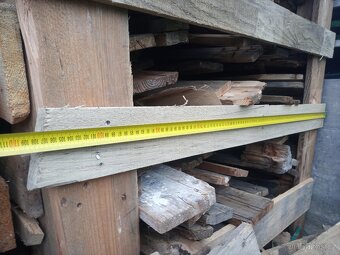 PRODÁM PRKNA Z PALET V DŘEVĚNÝCH BEDNÁCH NEBO VOLNĚ - 9