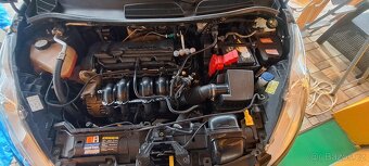 FORD FIESTA 1.2 - 9