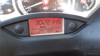 Yamaha X-Max 125 - 9