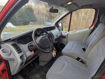 Renault Trafic 2.5 dCi - 9