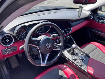 Alfa Romeo Giulia - 9