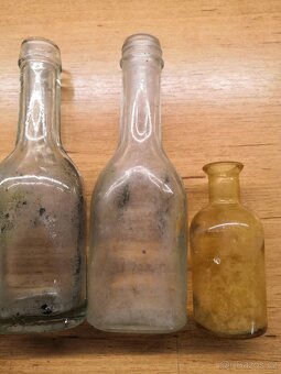 Starožitné lahve, lahvičky, flašky - 9