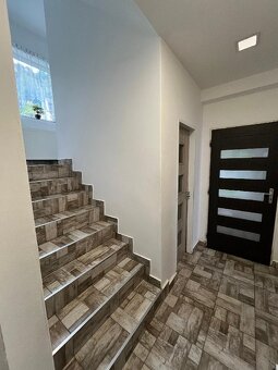 Rodinný dům 180m² 4+1 s garáží, altánem, zahrada 725m² - 9