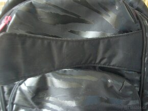 Prodám 2 studentské batohy - 9