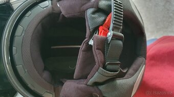 Nabízím super vyklápěcí helmu Schuberth E1 Endurance - 9