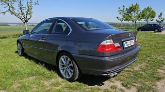 BMW E46 330ci manuál - 9