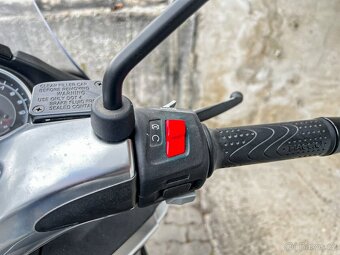 Piaggio X10 125 ABS ASR Executive - 9