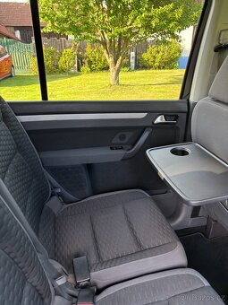 Volkswagen Touran 1.9Tdi 77kW 2010 7míst - 9
