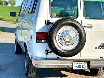 1995 Chevrolet G30 5.7 V8 | Obytný vůz | 59 804 mil - 9