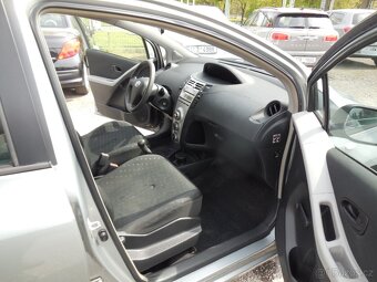 Prodám Toyota Yaris 1.0,1maj. - 9