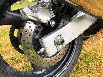 Yamaha FZR 600R, plně funkční, velmi zachovalá - 9