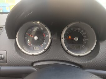 VW Polo 1.4 55kW rok 2001 - 9