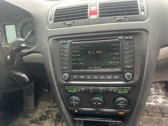 ND Škoda Octavia 2 2.0 TDi BKD manual /xenon/GPS/kůže / barv - 9