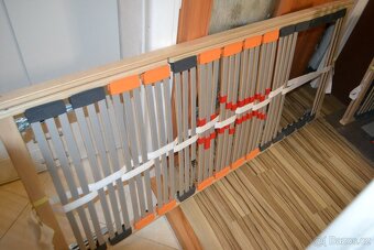 Prodám 2 polohovací lamelové rošty- ZÁNOVNÍ, postel 85x200 - 9