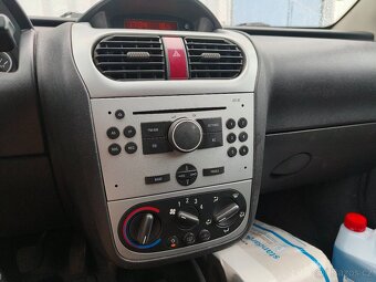 Opel Combo C 1.4 16v 5 míst k sezení 2006 - 9