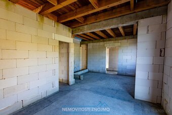 Prodej hrubé stavby rodinného dvojdomu, 2x 4+kk, k.ú. Chvalo - 9