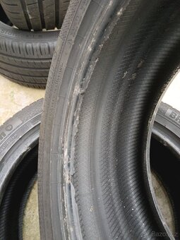 235/45R17 - 9